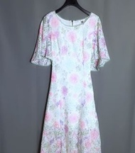 設計師蔡佳瑾荷葉袖繽紛花園白色蕾絲長洋裝 A1124【點點藏物】