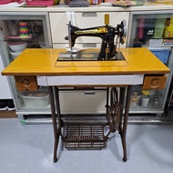 Singer 勝家古董腳踏式縫紉機