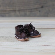 【穎川手創】迷你小鞋吊飾/馬丁鞋/鑰匙圈/DIY材料包 (裁片有打孔) PKIT SH001 手縫皮革材料包-咖啡色