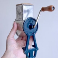 二手老件 瑞典製造 LP 深藍杏仁起司老式木樁研磨機