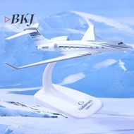 [BKJ] 1PCS Gulfstream G650 Aircraft Diecast 1/200 Scale Airplane Model Planes G650ER Airplane Model 
