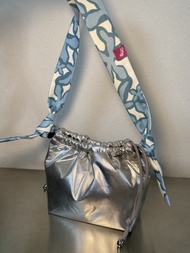 Sue.loveseveryday The Party Bag 25 - กระเป๋าMetallicแบบนุ่ม สายSUE