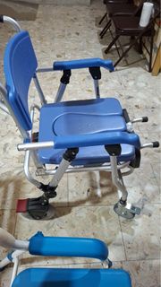輪椅、助行架、洗澡椅、床邊桌