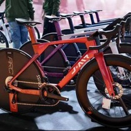 2025 新款 JAVA VITTORIA / AIR 鋁合金/碳纖維公路車 送水架前後蛙燈