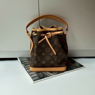 LV 老花小號水桶手提包