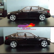 Diecast BMW 5er Series Gran Turismo Black Dealerbox Scale 1:43 IS27