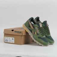 Reebok Classic Utility Olive Green size: 40 _ 44