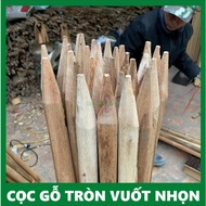 Round pointed wooden stakes, diameter 28mm - 40mm, length 50cm, used to make stakes to make climbing