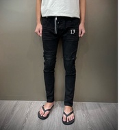 Black jeans mixed with d2 logo, torn and ruffled, 3 pieces with exposed zipper, code DC98