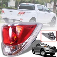 ไฟท้าย รุ่น มาสด้า MAZDA BT-50 BT50 PRO ปี 2012 - 2014 สีแดง ขอบโครเมี่ยม ข้างขวา 1 ดวง รวมชุดหลอดไฟ และสายไฟ