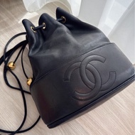 CHANEL 黑色水桶包 22開