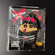 蠟筆小新 x Black 幪面超人 假面騎士 襟章 徽章 週邊配飾  AA04718