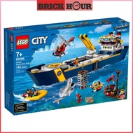 LEGO CITY 60266 Ocean Exploration Ship (MINOR DENT)