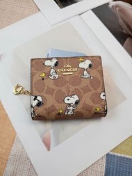 🔥100% Authentic Coach x Peanuts Snoopy Compact Wallet Coach x Peanuts 史努比小巧钱包