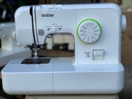 BROTHER PORTABLE SEWING MACHINE