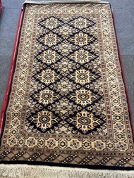 "Timeless Beauty Unveiled: Handmade Oriental Carpet with Geometric Design Wool & Silk Blend 5x3 ft C