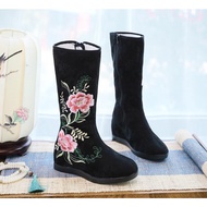 [Thai Beautiful Embroidered Shoes] Less Love 2021 Autumn Winter New Style Hanfu Shoes Embroidered Cloth Shoes Women's Boots Double Hibiscus Jacquard Cotton Square Dance Boots.15