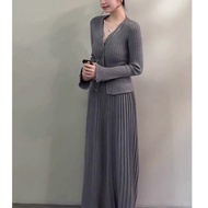 YUEZHONGWEI | ชุดเสื้อไหมพรมสีดำและกระโปรงยาวจีบ สไตล์เกาหลี สำหรับต้นฤดูใบไม้ร่วง OOTD