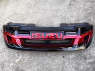 กระจัง​หน้า​ หน้ากระจัง​ กระจังหน้า​รถยนต์​ อิซูซุ ดีแม็ก เอ็กซีรี่​ ออนิว แดงดำ พร้อมโลโก้แดง isuzu d-max​ x-series​ ปี2012-2015