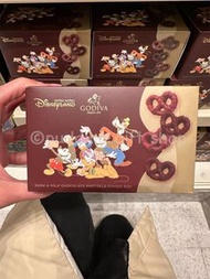 (代購) HK Disney Mickey &amp; Friends x Godiva Chocolate Pretzels