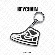 SHOES 8G BLACK WHITE KEYCHAIN 3D PRINT