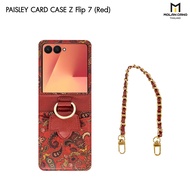 MOLAN CANO รุ่น Z Flip 7 เคสหนังลายดอกไม้ พร้อมสายคล้องมือ และช่องใส่บัตร สีดำ ม่วง แดง ชมพู Paisley