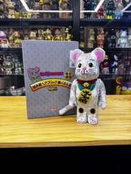 現貨 400% BE@RBRICK 招き猫 着ぐるみ 銀  bearbrick 招財貓 Neko Maneki