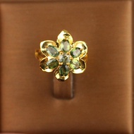 แหวนพลอยเขียวส่องจันทบุรี (Green Sapphire) เรือนเงินแท้92.5% ชุบทอง พลอยสวยสะอาด สีเขียวก้านมะลิ ไซส์นิ้ว 53 หรือ เบอร์ 6.5 US