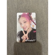 Itzy yeji cil crazy in love peace photocard