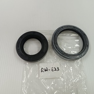 (1PAIR RW-E23) REAR (BELAKANG) WHEEL HUB OIL SEAL (INNER & OUTER) FOR NISSAN URVAN E23 & DATSUN 720
