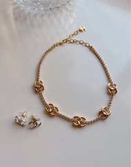 23P 23S 最新熱賣款 超難買爆款 專門店一出已賣斷貨 全新現貨 Chanel 淡金色水鑽CC LOGO 頸鏈 頸鍊 CHOKER + 耳環 Earrings GOLD JENNIE 同款 (附專