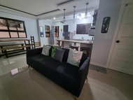 อพาร์ตเมนต์ 2 ห้องนอน 1 ห้องน้ำส่วนตัว ขนาด  ตร.ม. – เลากัน (TrailBedz - 2 bedroom 3rd Floor)