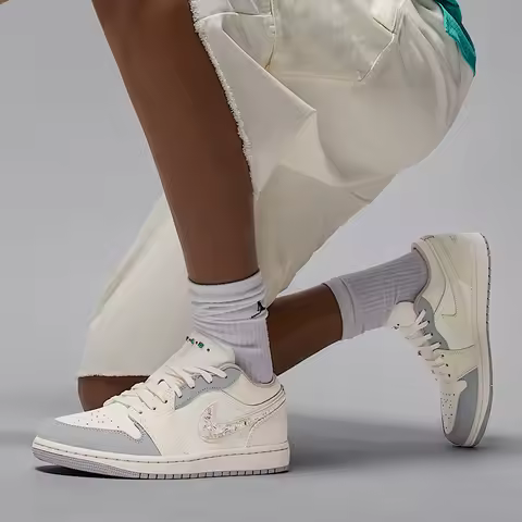 Nike genuine Air Jordan 1 Low Women's Durable Sports Shoes IH7323-100