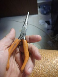 日本尖嘴鉗，文三