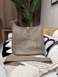 Hermes Evelyne 33,etoupe ,STAMP B,大象灰銀扣 100%Authentic ,99%new💎尖沙咀中港城門市