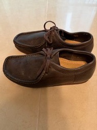 Clarks Wallabees 皮鞋