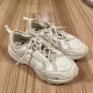 Nike TC7900