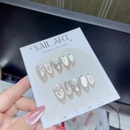 Nailbox Beautiful Ovan Diamond Cat Eye Design, M11