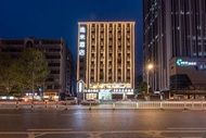 Yimi Hotel (Wuhan Huanghelou Fuxing Road Subway Station Branch)