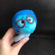 2隻公仔+閃卡 迪士尼 Disney Insideout inside out saddness sadness 呀愁 呀愁公仔 亞愁 joy 呀樂 亞樂 玩轉腦朋友 腦筋急轉彎 阿燥 阿憎 阿驚 亞