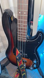Squier Precision Bass
