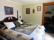 แคร์โรลล์ โมเทล แอนด์ คอตเทจส์ (Carroll Motel & Cottages)