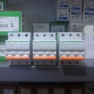 MCB DOMAE SCHNEIDER 3PHASE 32A 4.5KA DOM11352SNI