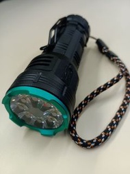 超光強光手電筒