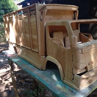 miniatur truk kayu