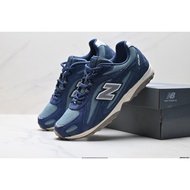 New Balance 204L Shoes - Thin Sole, Leather Lace-Up | Comfortable & Durable Running Shoe