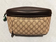 Gucci GG Supreme 腰包