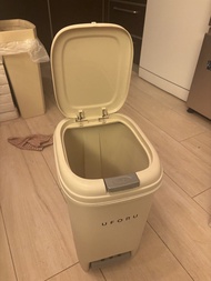 UFORU 腳踏式垃圾桶