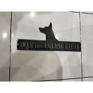 Door decoration beware of dogs