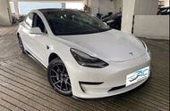 Tesla Model 3 風刀款包圍